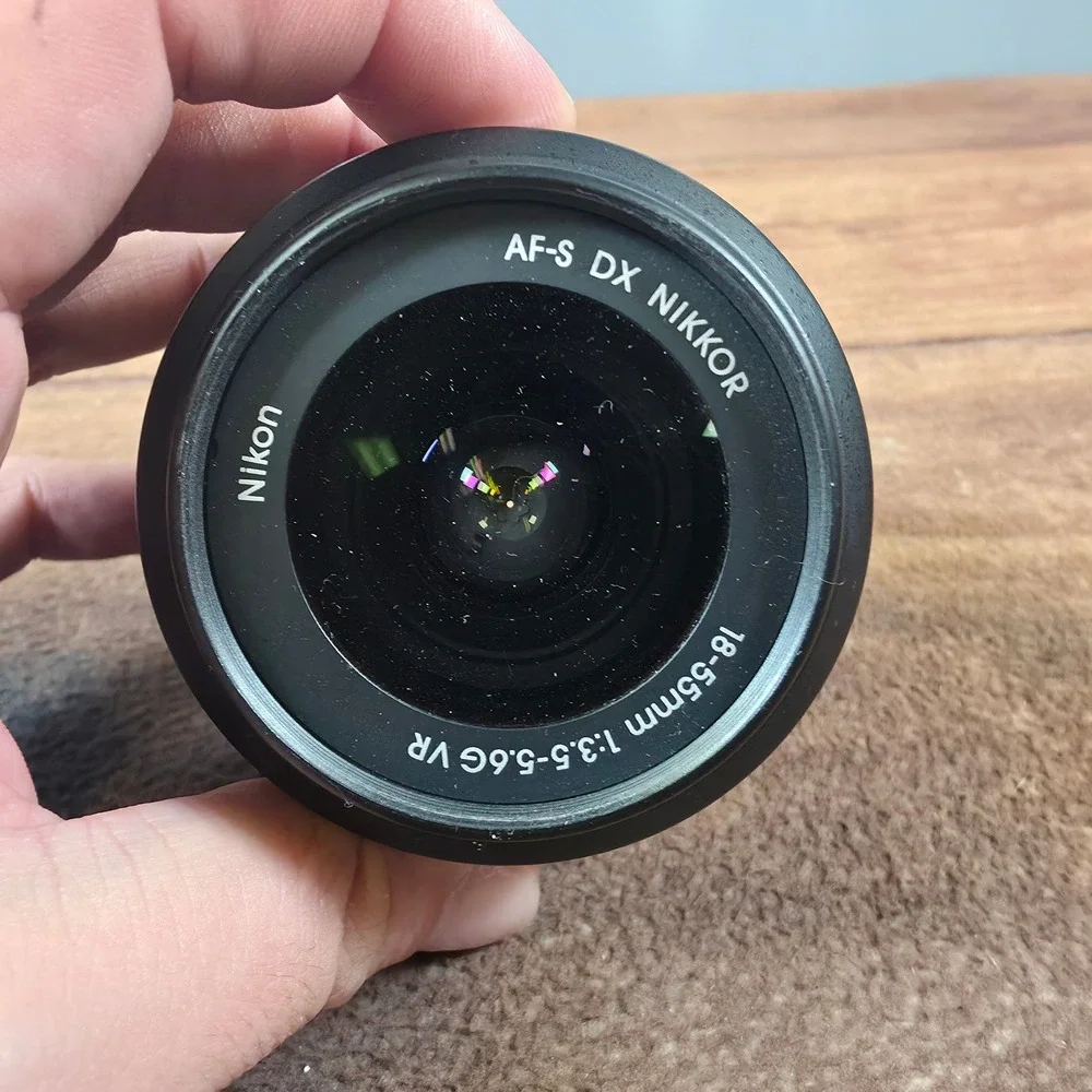 Nikon AF-S DX Nikkor 18-55mm f/3.5-5.6G VR Lens Black Good Vibration Reduction